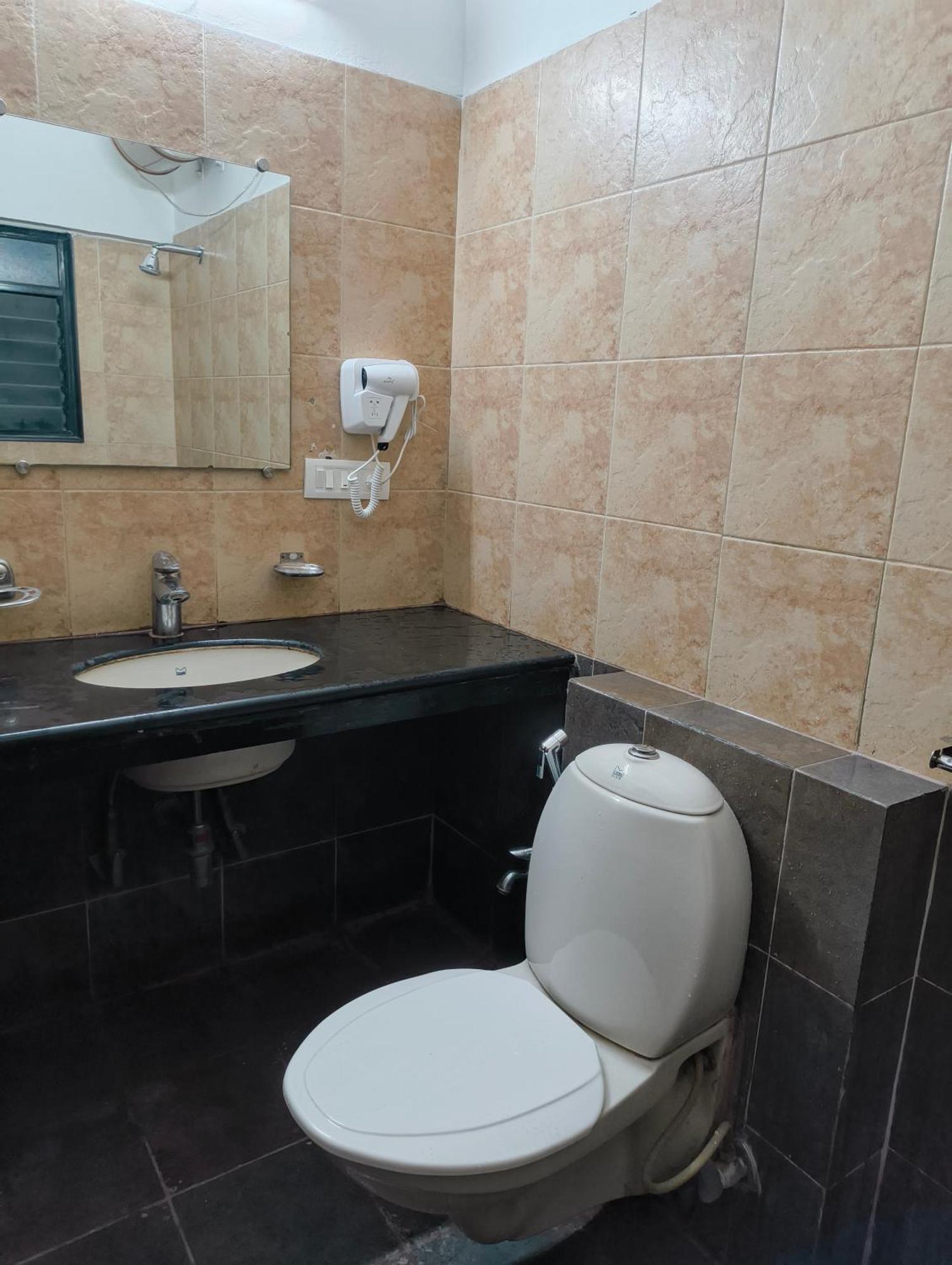 Hoshtel99 - Lux - Stay, Cowork And Cafe - Luxurious Bungalow Pune Bagian luar foto