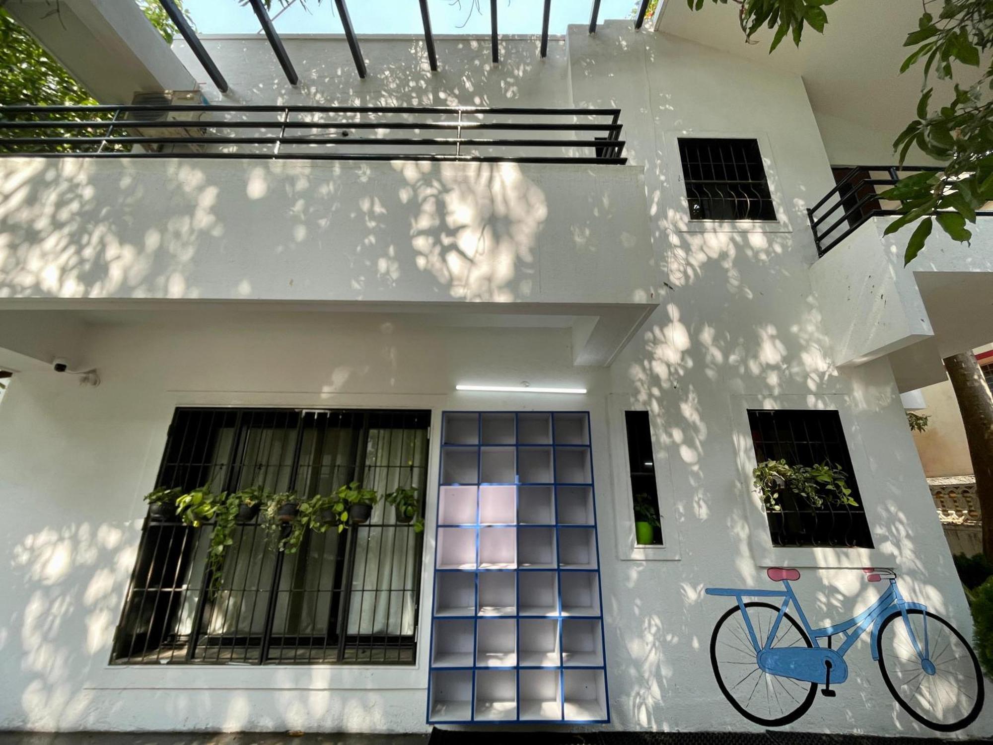 Hoshtel99 - Lux - Stay, Cowork And Cafe - Luxurious Bungalow Pune Bagian luar foto