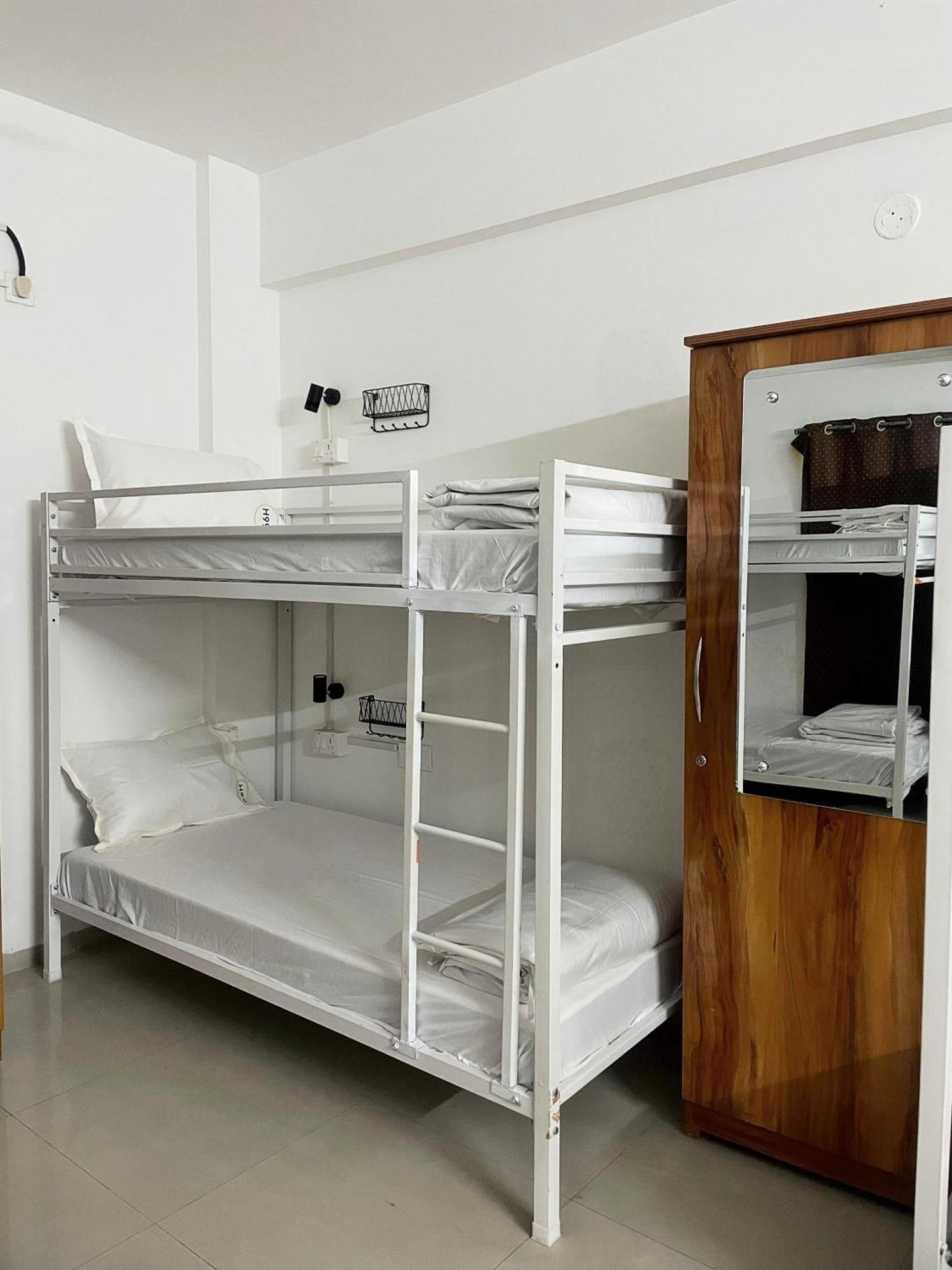Hoshtel99 - Lux - Stay, Cowork And Cafe - Luxurious Bungalow Pune Bagian luar foto